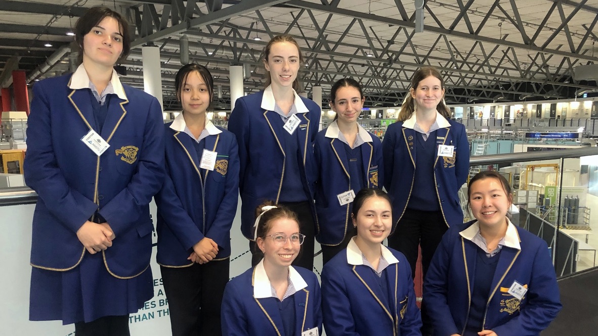 Thumbnail Year 11–12 Physics Students Explore the Australian Synchrotron 